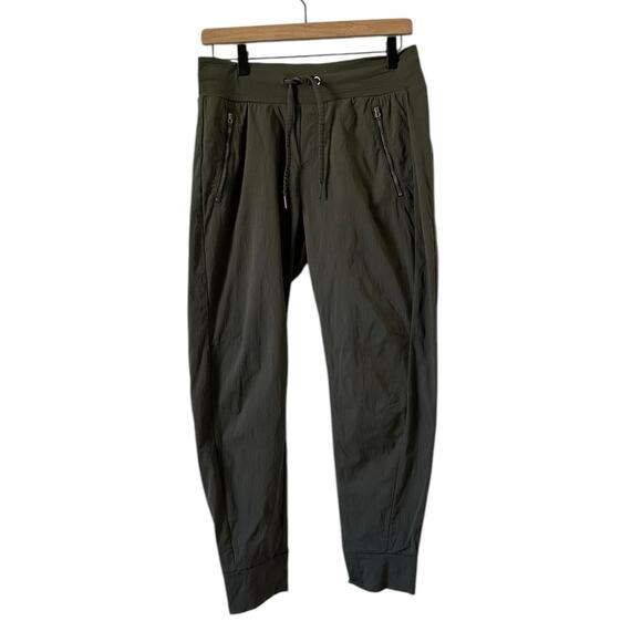 Athleta Trekkie North Jogger in Olive Green size 6 - Picture 4 of 10